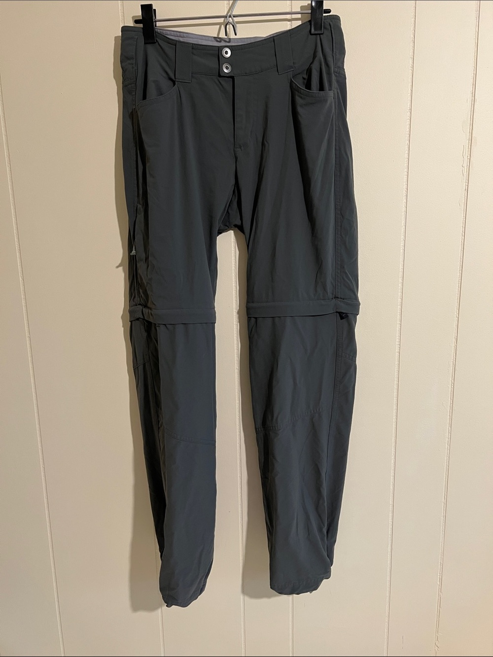 Columbia Women's Zip-Off Cargo Pants – Dark Gray